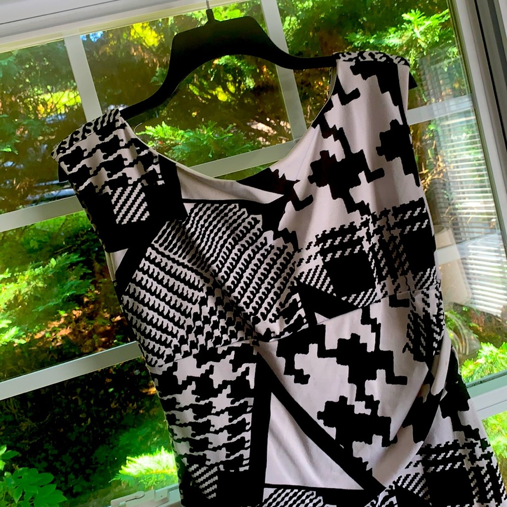 New directions black/white dress - size Large
